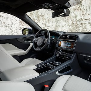 2017-Jaguar-F-Pace-First-Edition-interior-from-passenger-seat.jpg