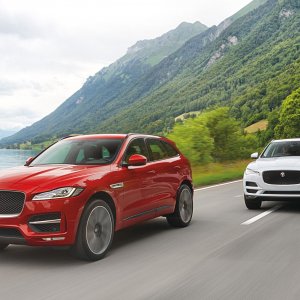 2017-Jaguar-F-Pace-front-three-quarter-in-motion-092.jpg